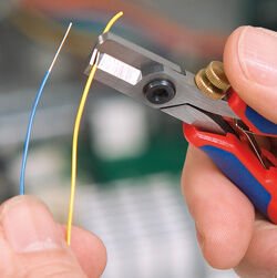 KNIPEX 11 82 130 KABLO SIYIRMA PENSE  -  MAKAS TIP